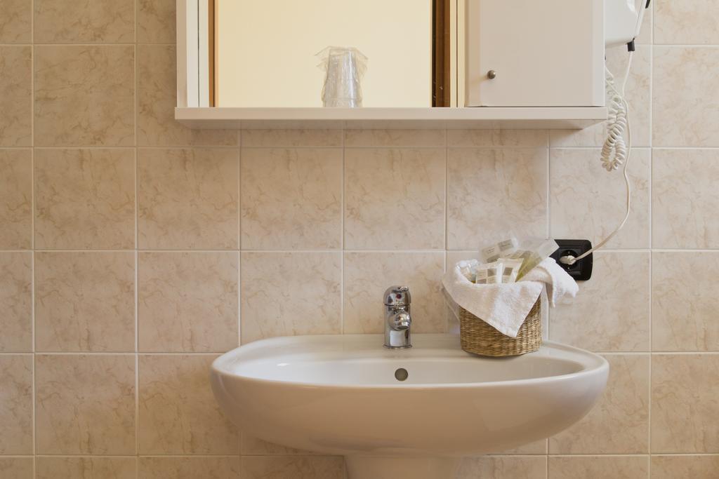 Hotel La Fenice Lignano Sabbiadoro Kamer foto