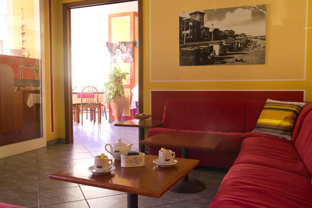 Hotel La Fenice Lignano Sabbiadoro Buitenkant foto