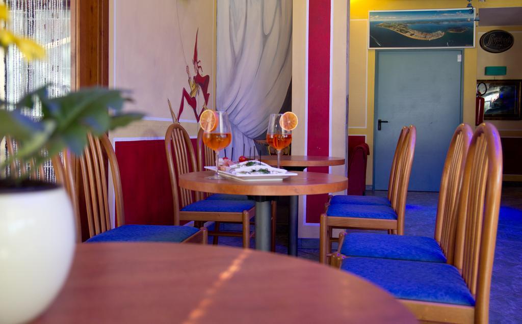 Hotel La Fenice Lignano Sabbiadoro Buitenkant foto