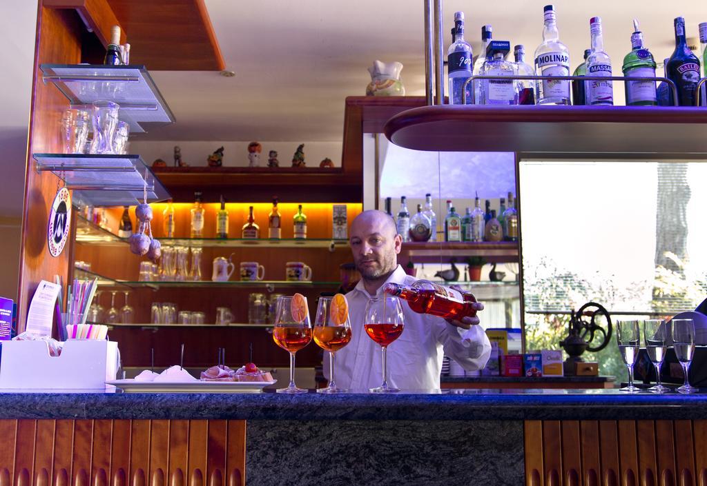 Hotel La Fenice Lignano Sabbiadoro Buitenkant foto