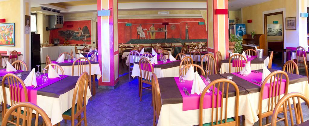 Hotel La Fenice Lignano Sabbiadoro Buitenkant foto