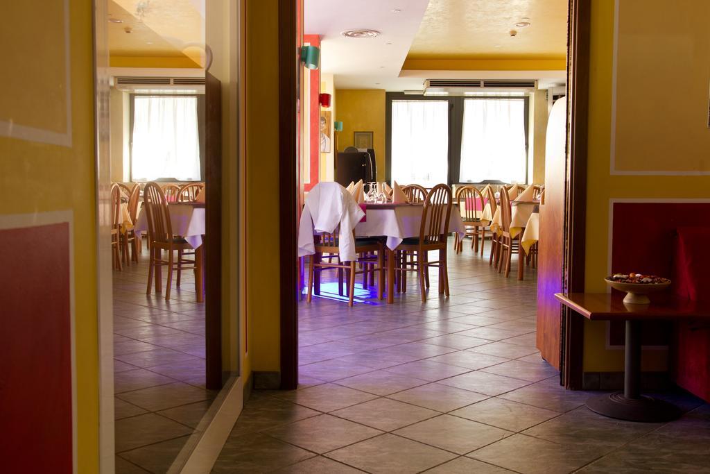 Hotel La Fenice Lignano Sabbiadoro Buitenkant foto
