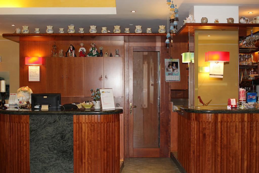 Hotel La Fenice Lignano Sabbiadoro Buitenkant foto