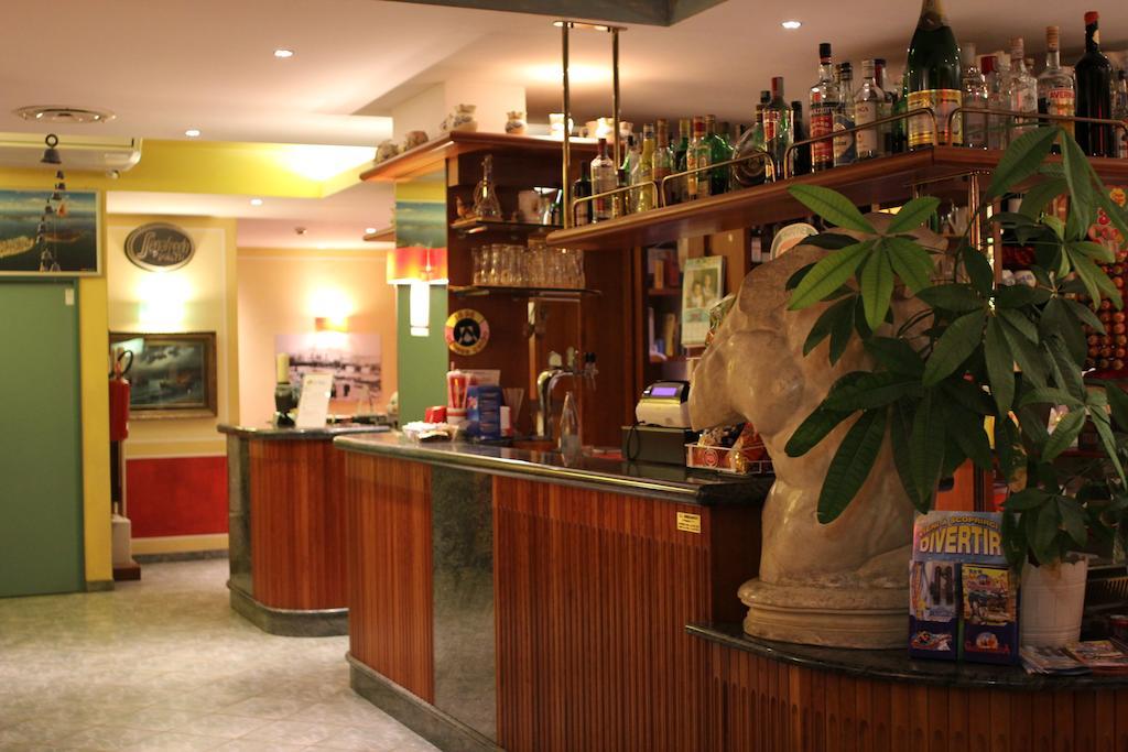 Hotel La Fenice Lignano Sabbiadoro Buitenkant foto