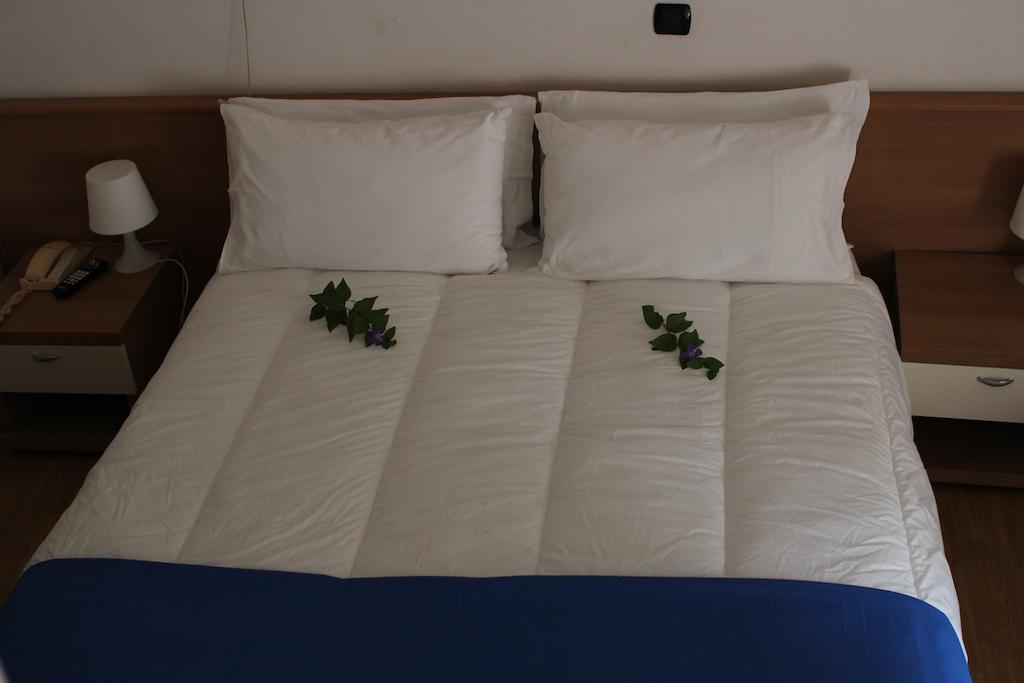 Hotel La Fenice Lignano Sabbiadoro Buitenkant foto